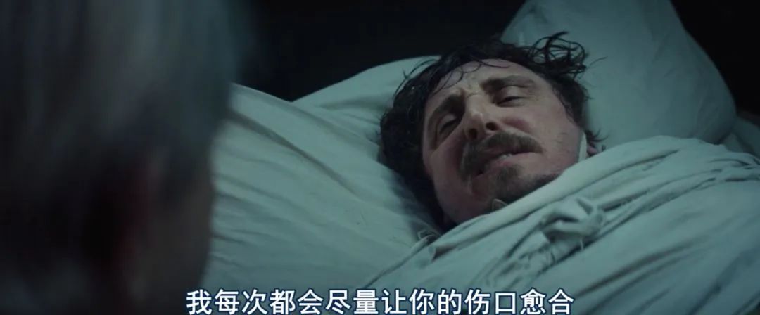​《雪国列车》垂直升级版，脑洞巨大，内涵深刻