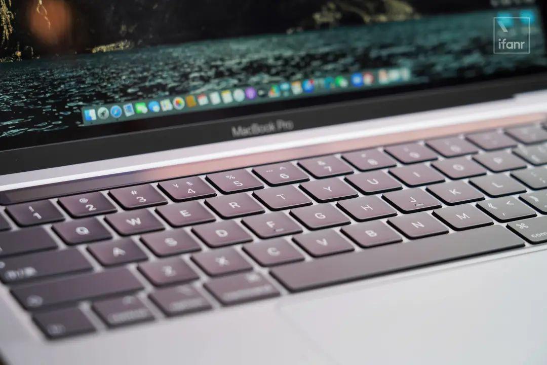 2020 款 13 英寸 MacBook Pro 深度评测：买买买还是下次一定？