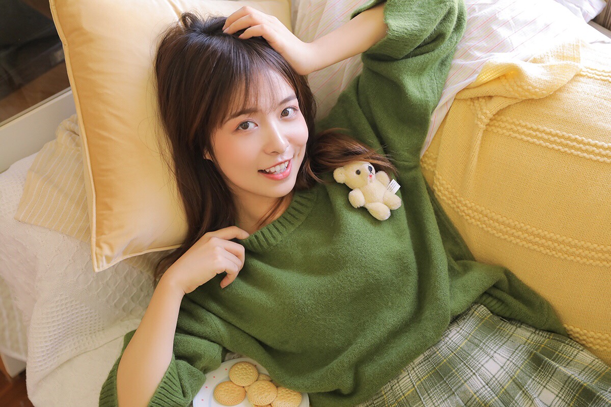 她的可爱单纯好像全是与生俱来-唯美女生