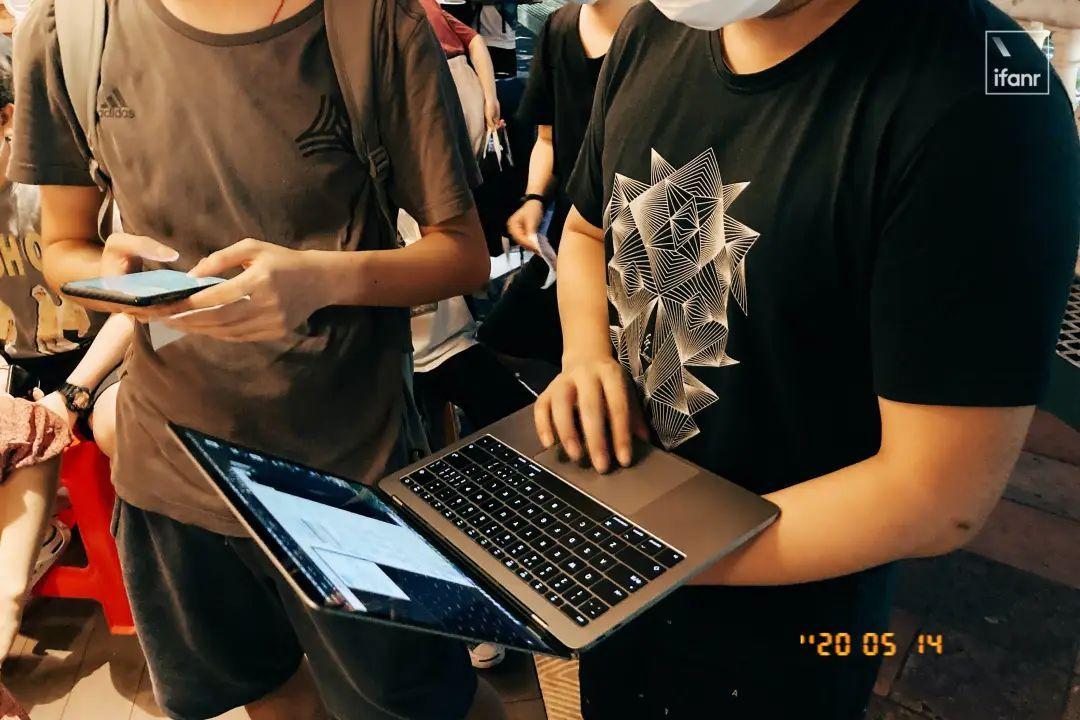 2020 款 13 英寸 MacBook Pro 深度评测：买买买还是下次一定？