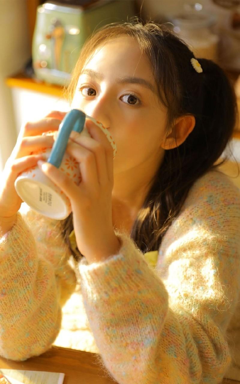 幼态感双马尾软妹俏皮虎牙复古艺术写真集