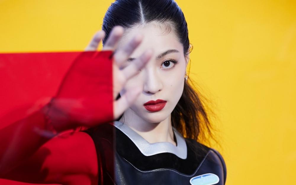 钟楚曦火辣红唇时尚女王高级感写真图