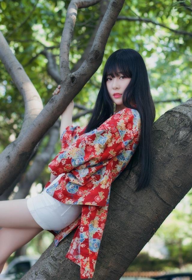 白皙裸背古装妩媚寂寞女子美腿诱惑写真套图
