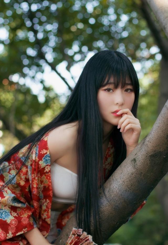 白皙裸背古装妩媚寂寞女子美腿诱惑写真套图