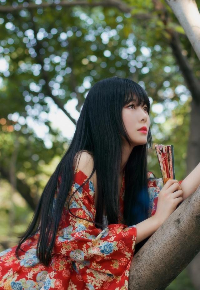 白皙裸背古装妩媚寂寞女子美腿诱惑写真套图