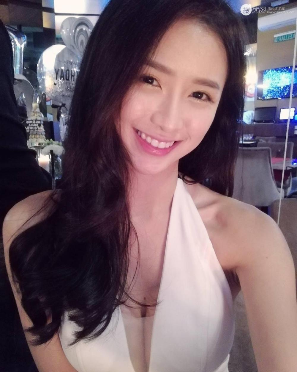 马来西亚美女蔡卓宜治愈笑容火辣身材自拍照