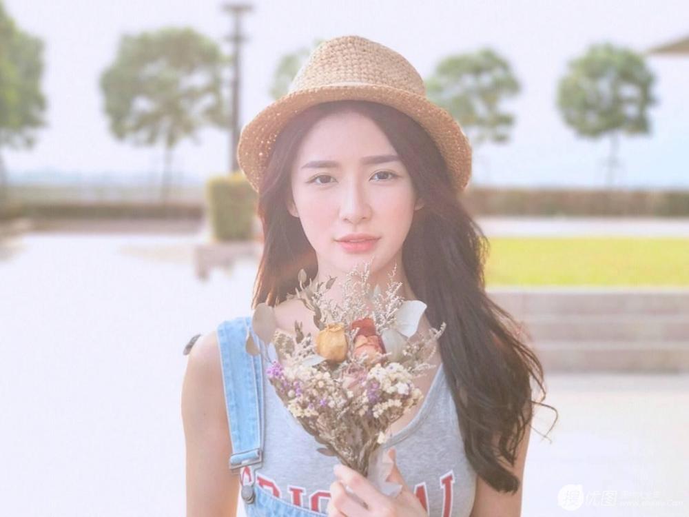 马来西亚美女蔡卓宜治愈笑容火辣身材自拍照