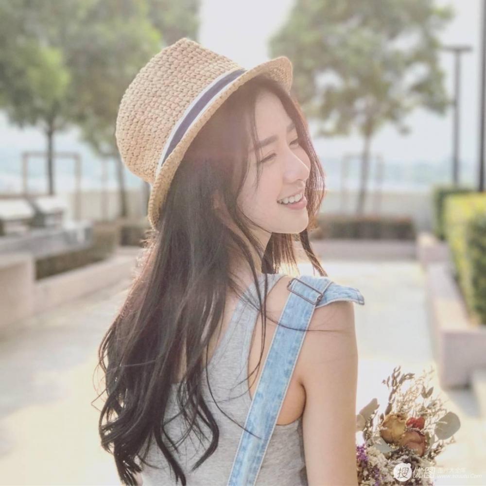马来西亚美女蔡卓宜治愈笑容火辣身材自拍照