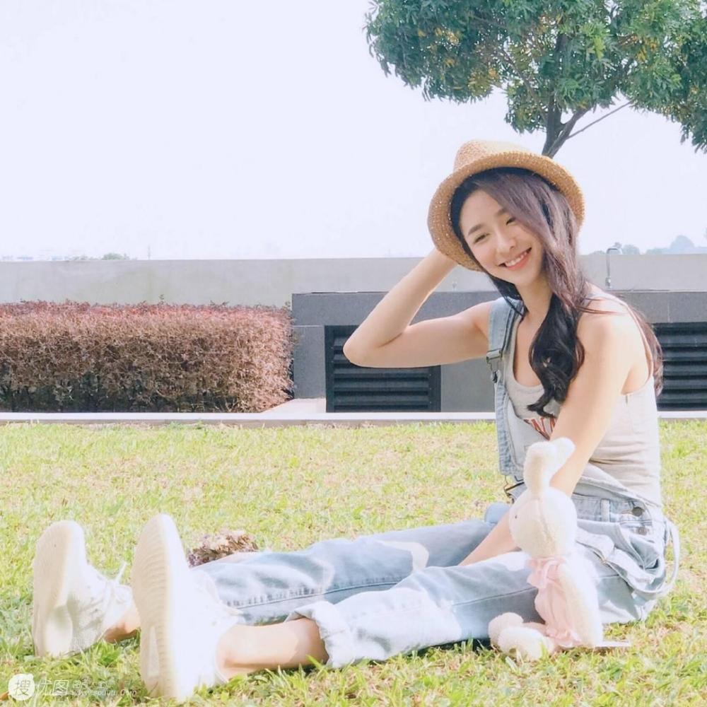 马来西亚美女蔡卓宜治愈笑容火辣身材自拍照