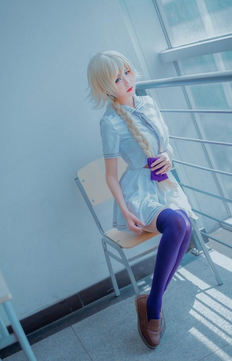 性感金发红唇美女蓝色丝袜制服cosplay写真