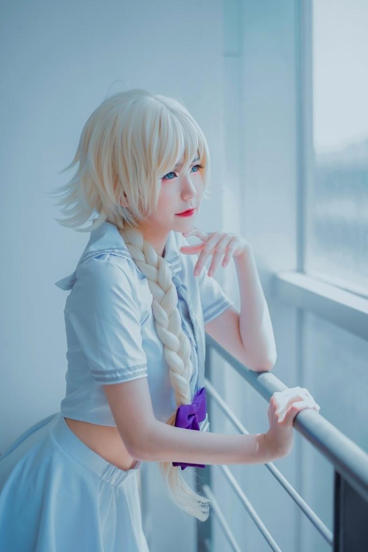 性感金发红唇美女蓝色丝袜制服cosplay写真