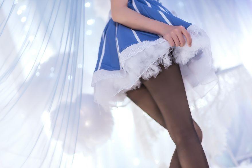 极品短发大眼萌妹女仆装黑丝高跟鞋勾魂私拍