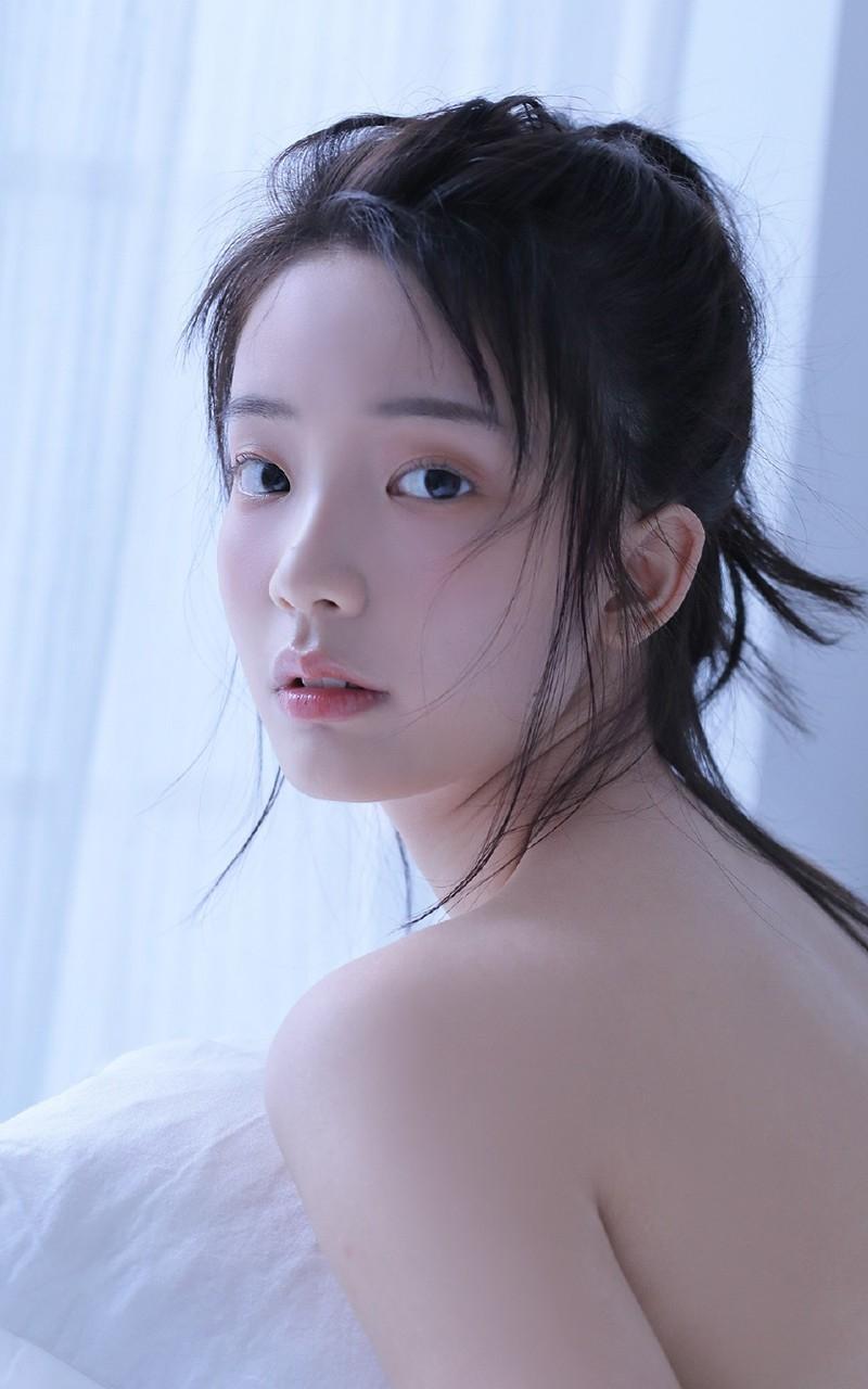 清透肌肤清纯校花诱人小吊带销魂图片