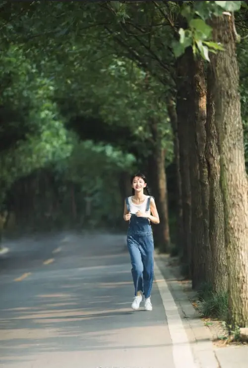 清纯少女大眼睛女孩小清新图片