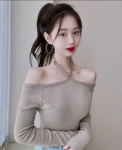 干净小清新的邻家女孩图片透着迷人的小性感