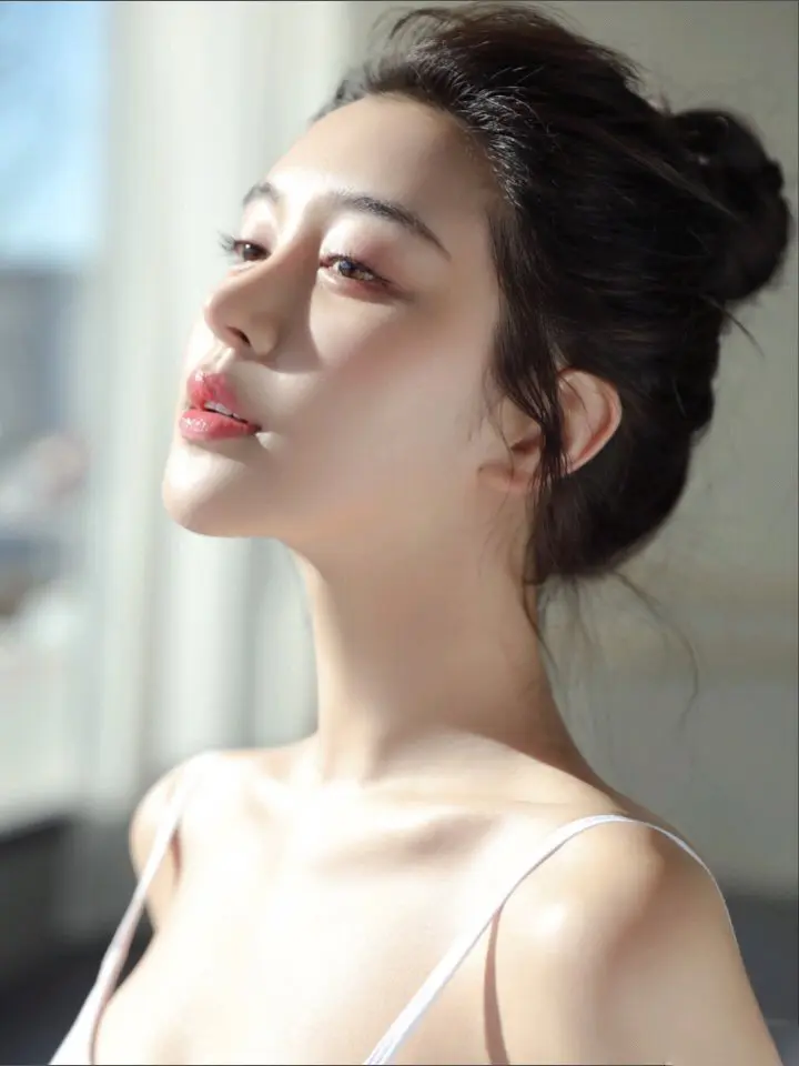 甜美美女校花芭蕾舞教室写真图片