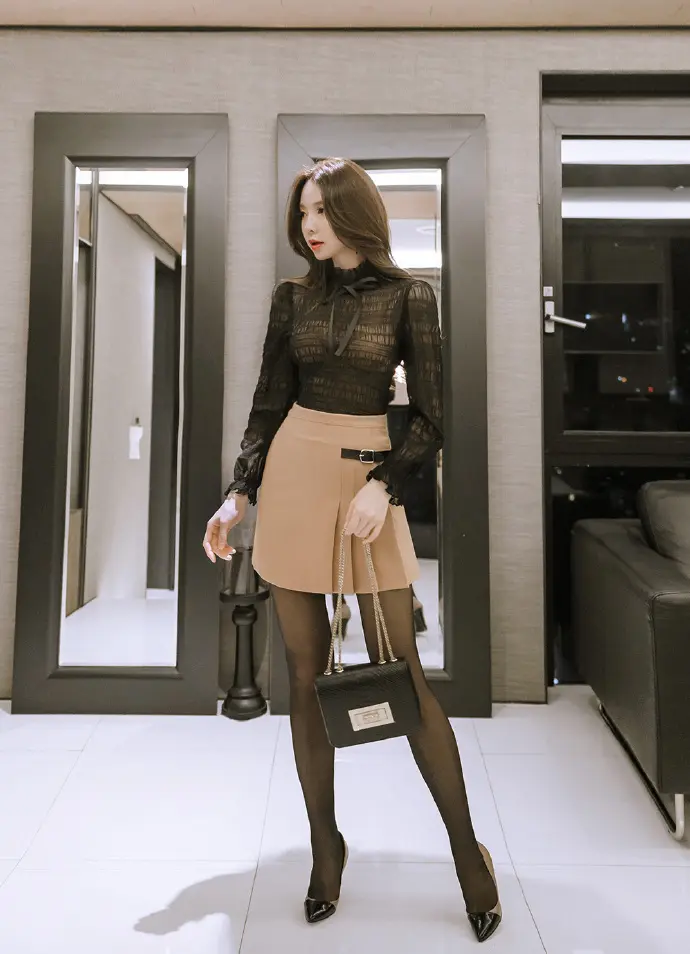 性感黑丝高跟气质美女图片 你喜欢吗