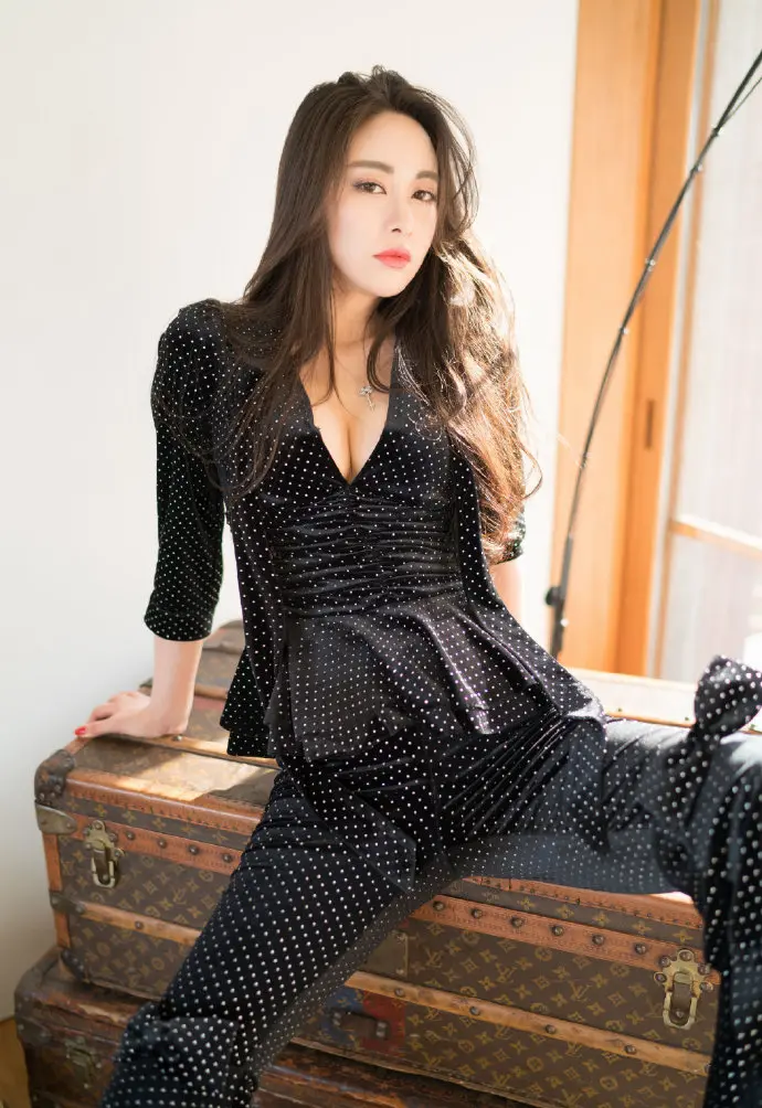 霸气美女图片 霸气侧漏的高颜值小姐姐图片