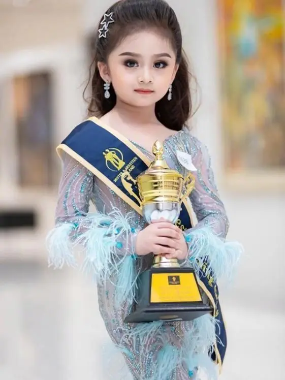 泰国6岁女童获选美冠军 泰国小美女图片