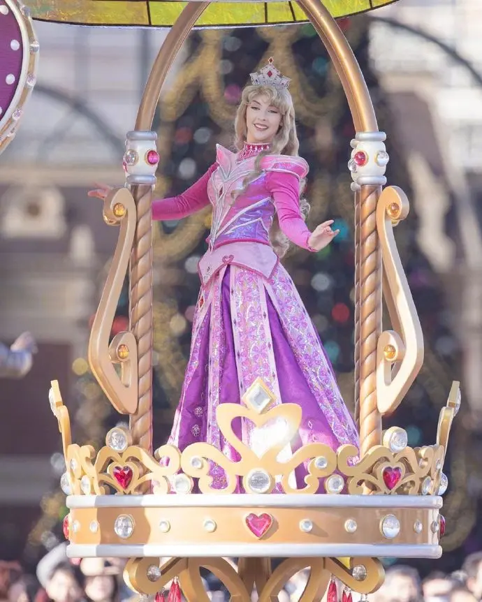 童话故事里迪士尼乐园的公主图片