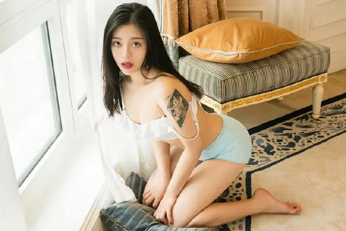 纹身美女mm131性感诱惑图片