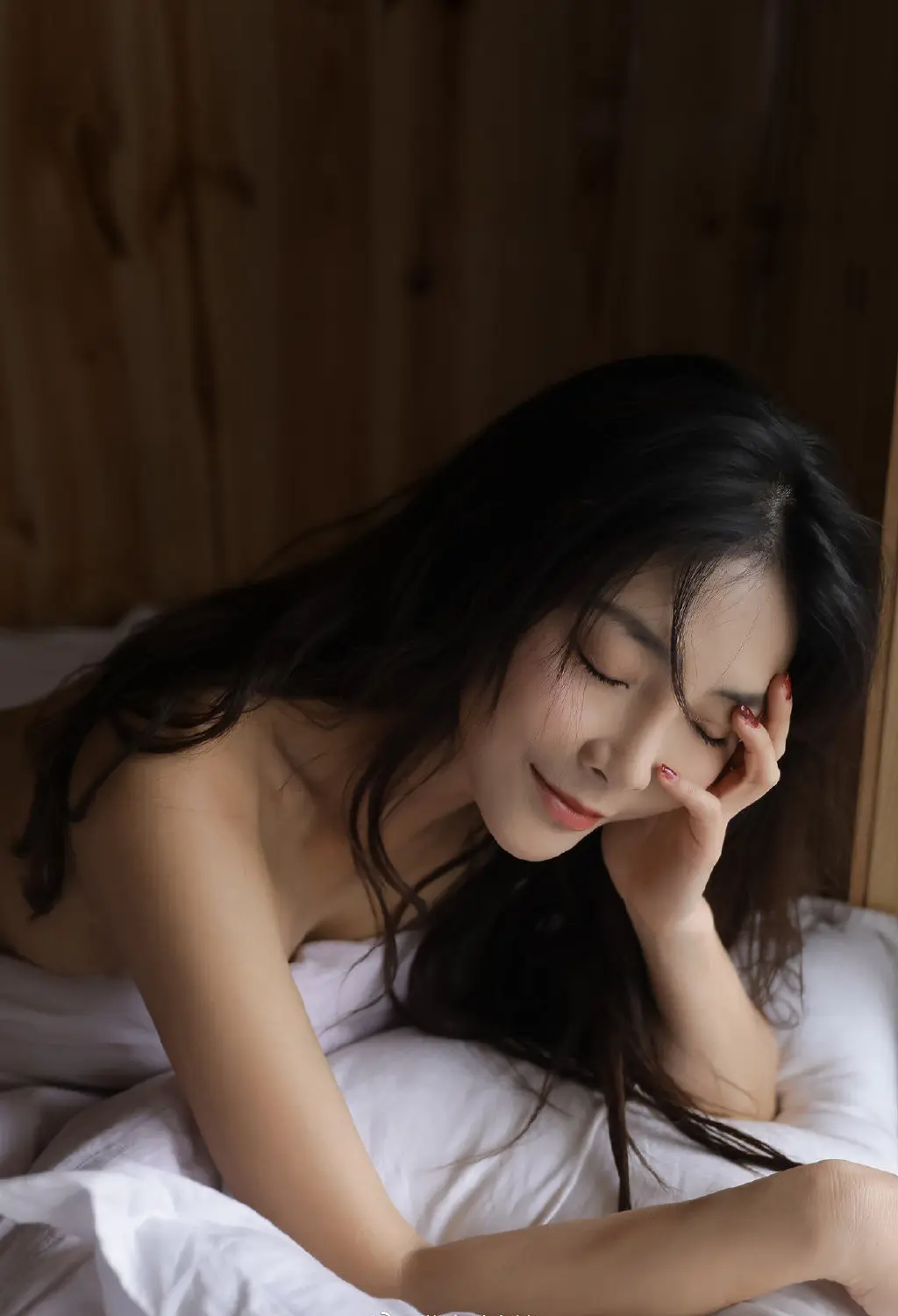 性感私房照女孩春色撩人大胆艺术写真