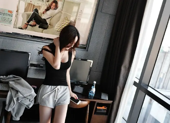 东方美人 居家服美女图片