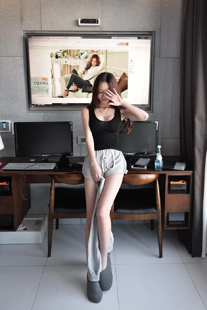 东方美人 居家服美女图片