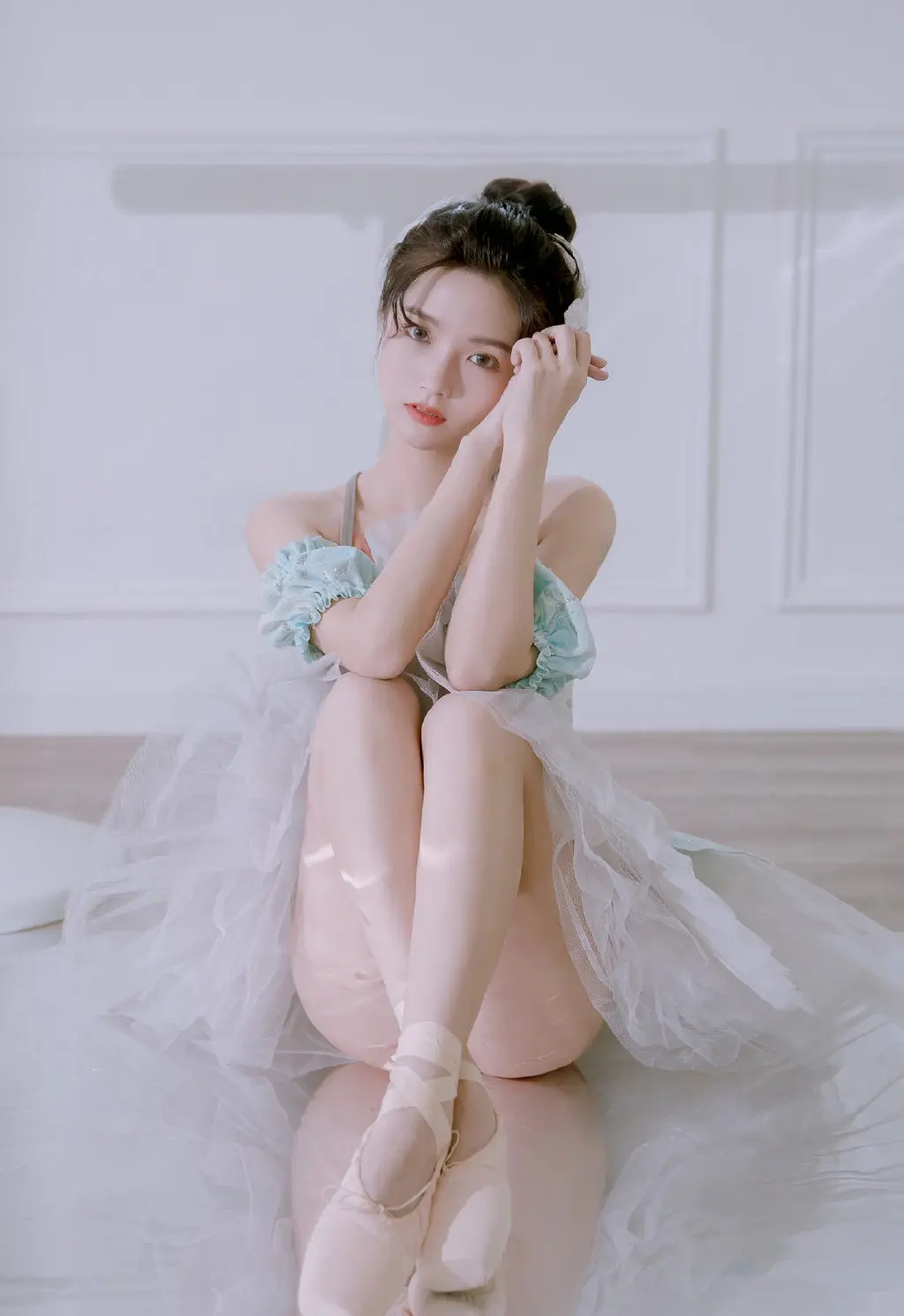 甜美系清纯芭蕾少女养眼写真图片