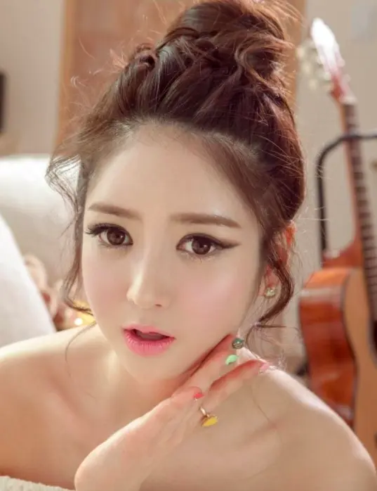 95后美女纯美清新甜美图片