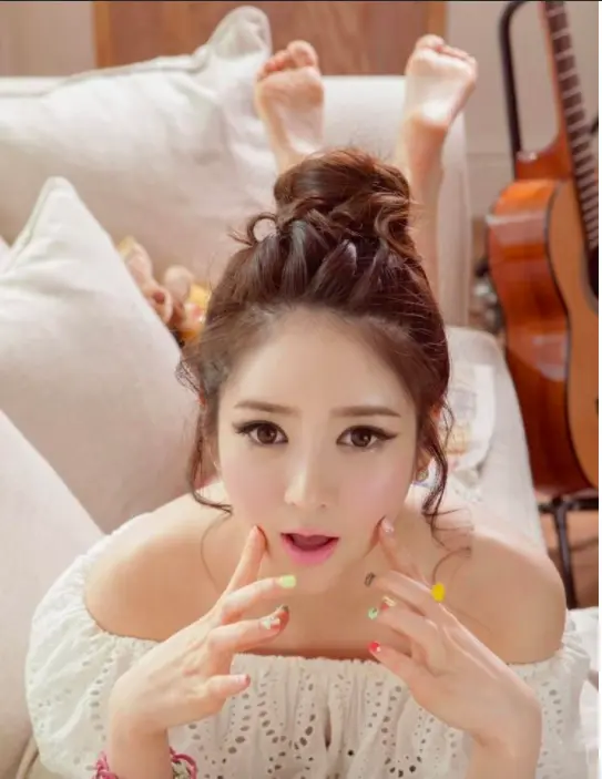 95后美女纯美清新甜美图片
