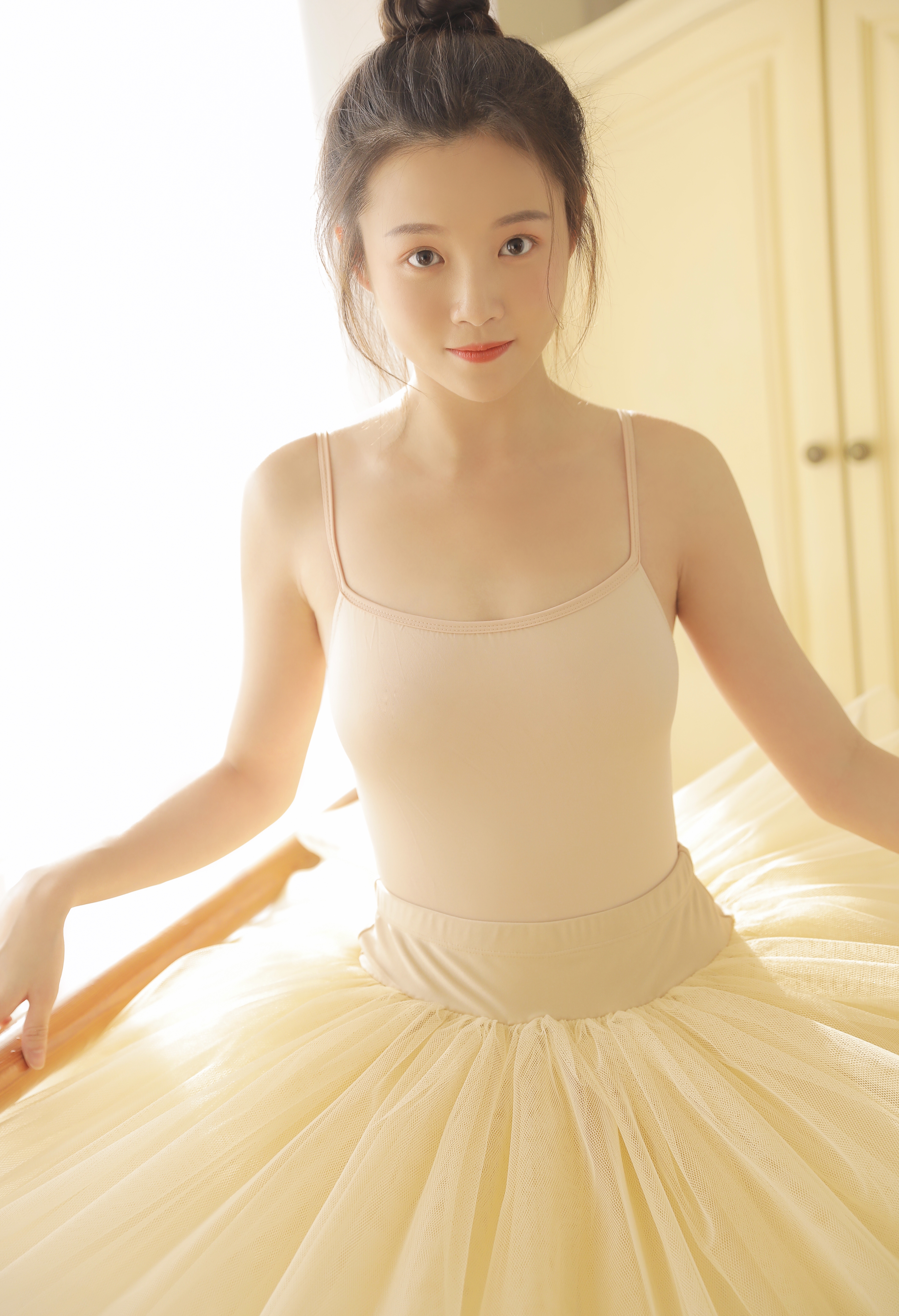 你好，十月-唯美女生