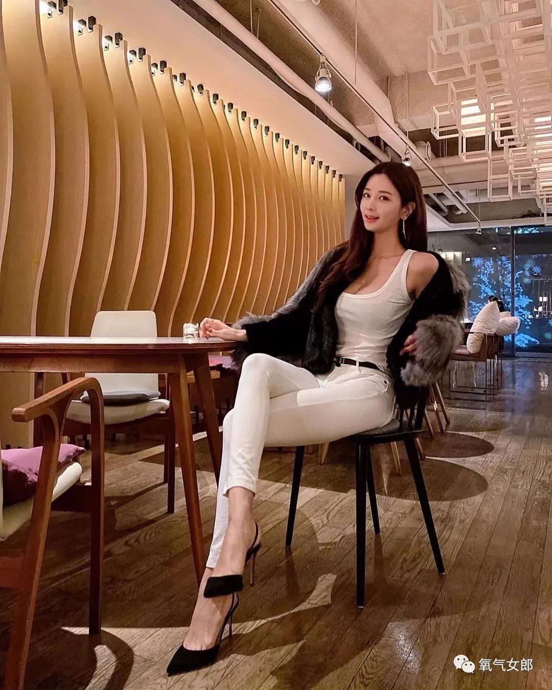 韩国美人，欧派风，很受欢迎……