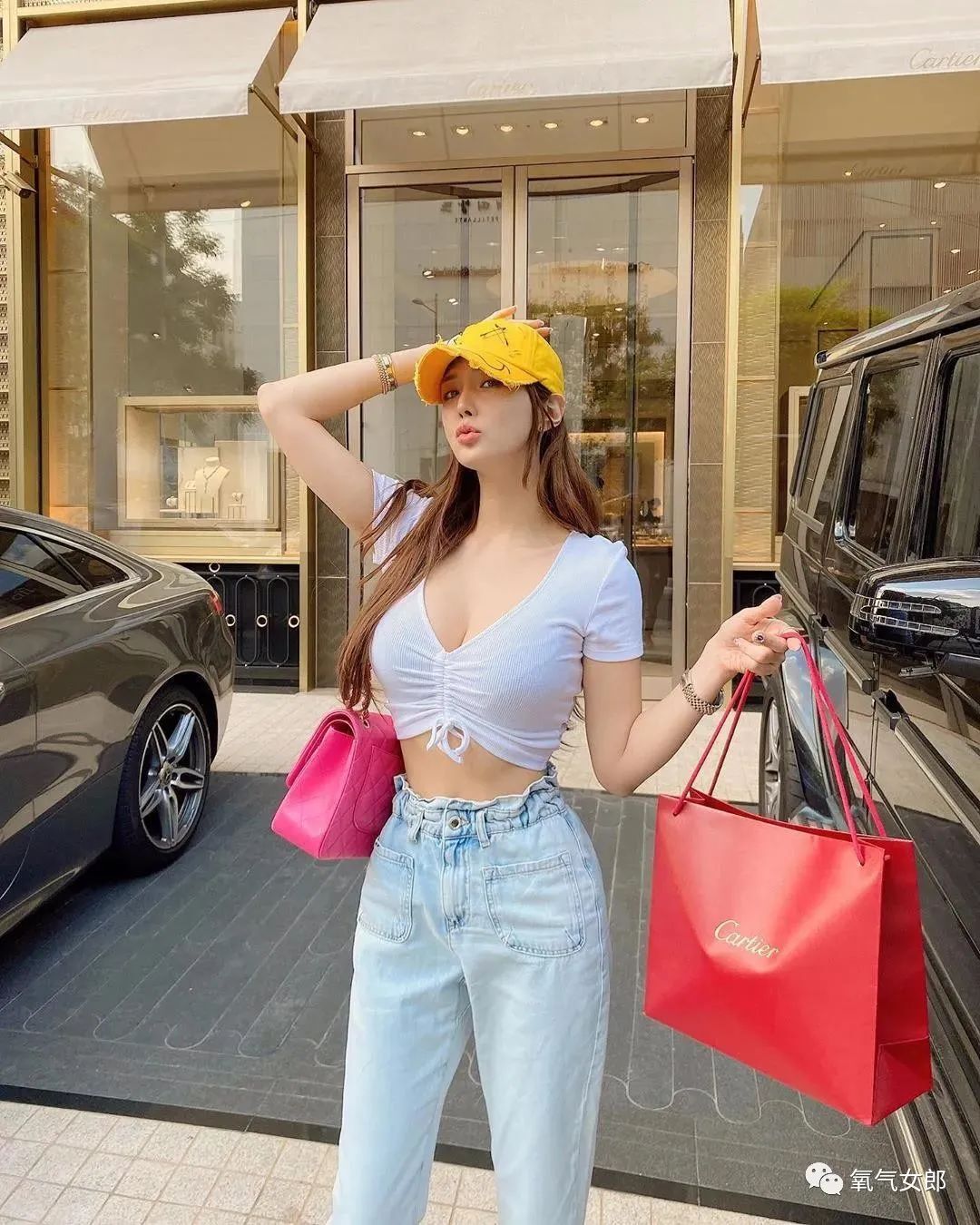 韩国美人，欧派风，很受欢迎……