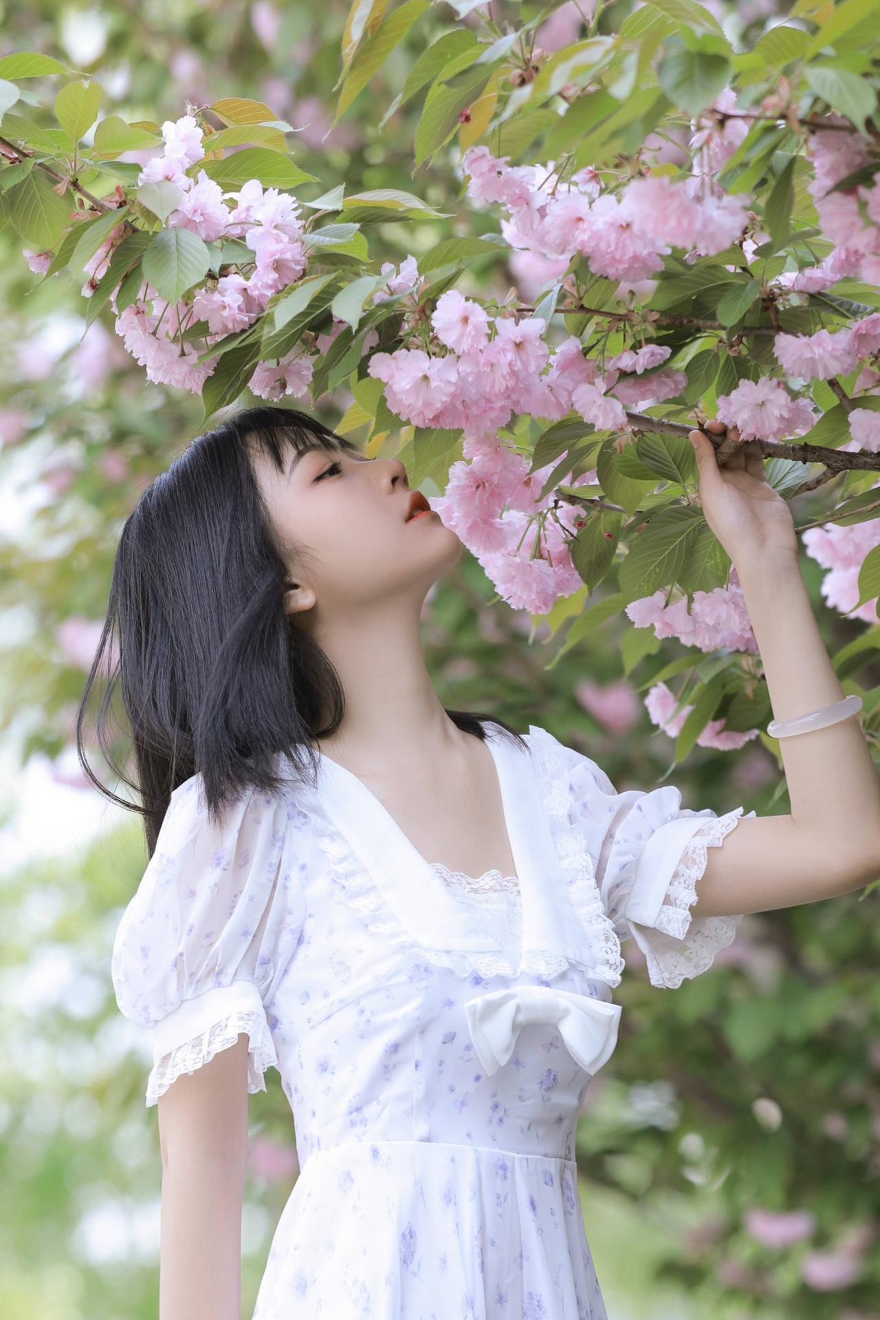 想你的时候，花又开了-唯美女生