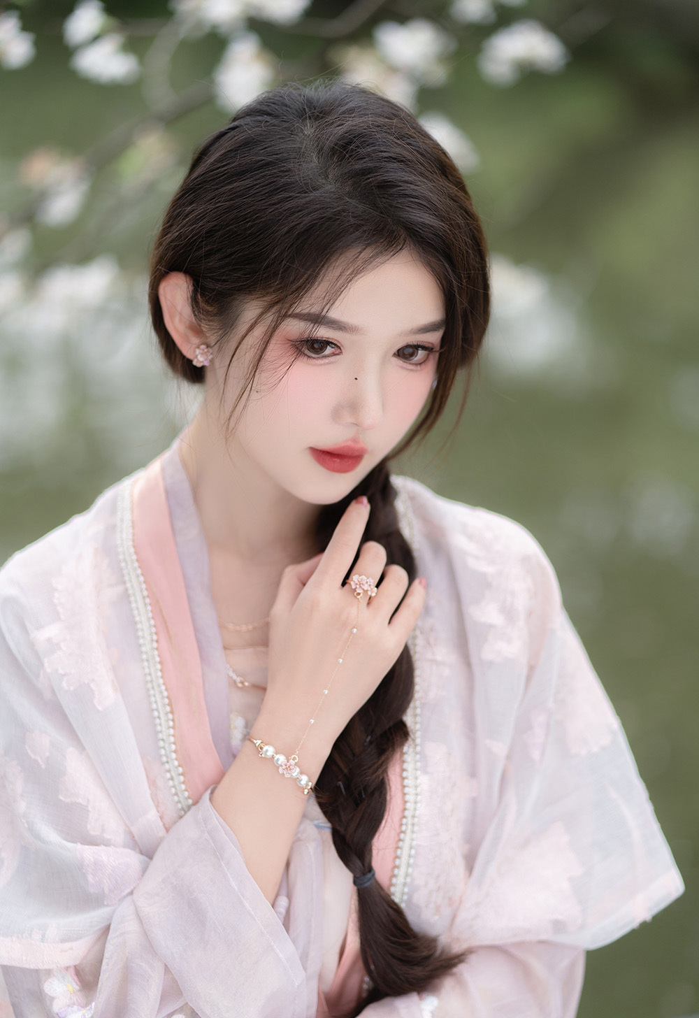 清风几番随我梦，落上云外小桃枝-唯美女生