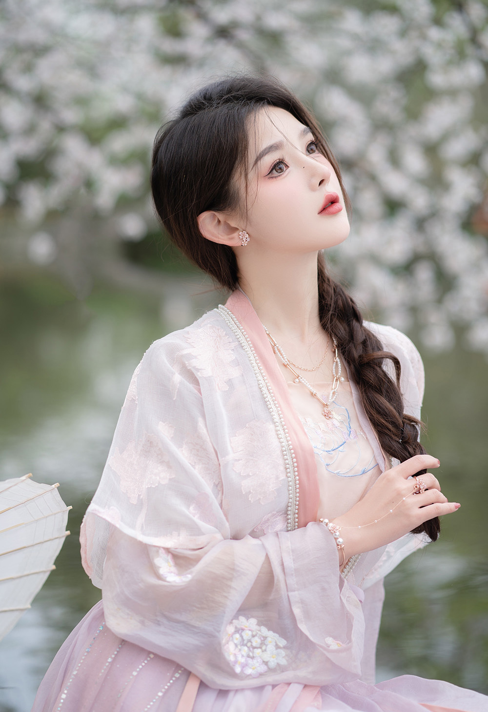 清风几番随我梦，落上云外小桃枝-唯美女生