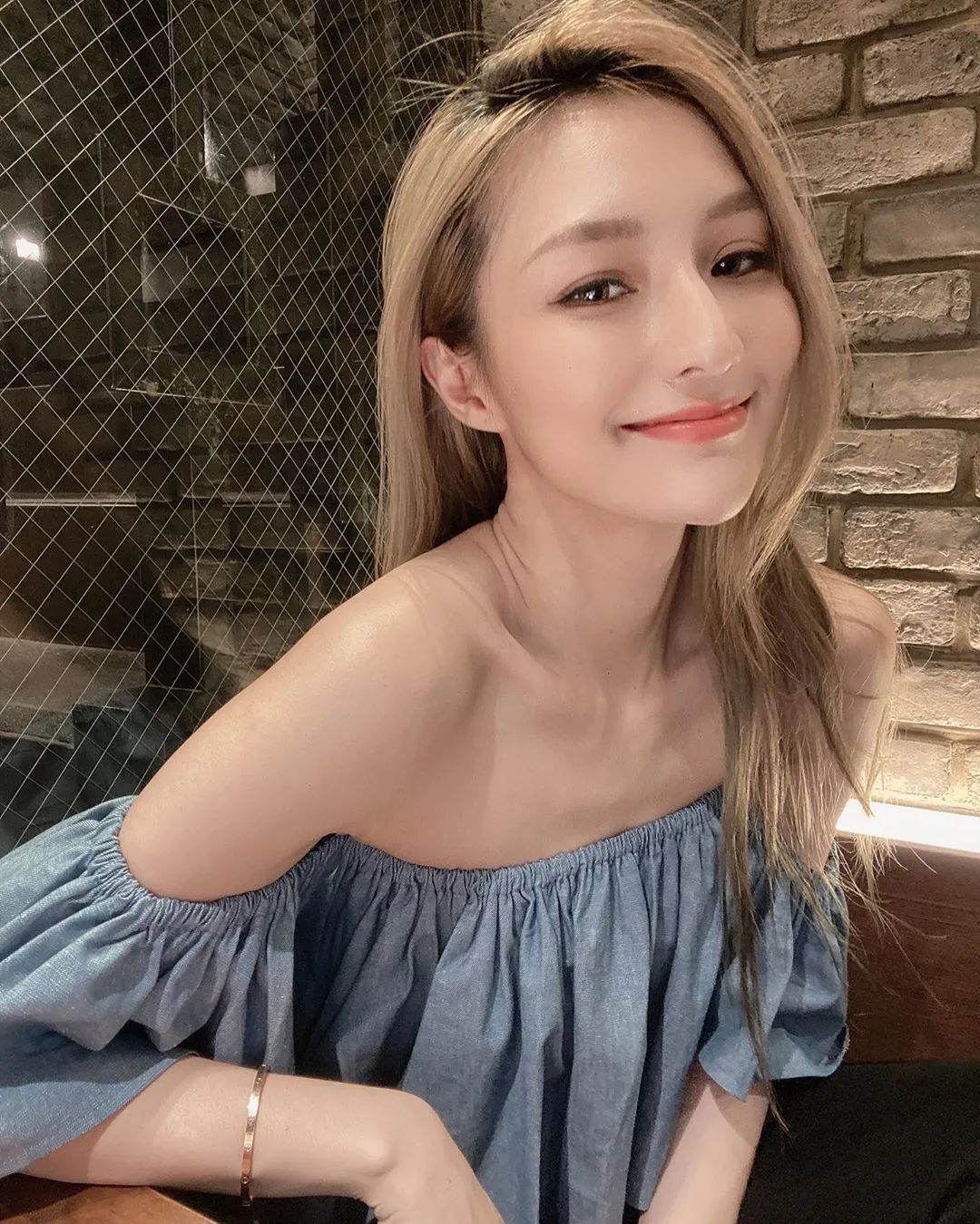 DJ