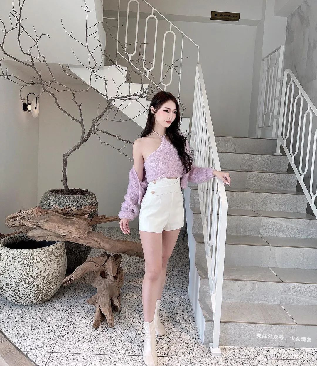 健身房女私教身材火辣，男学员爆满，直言酷爱深蹲！