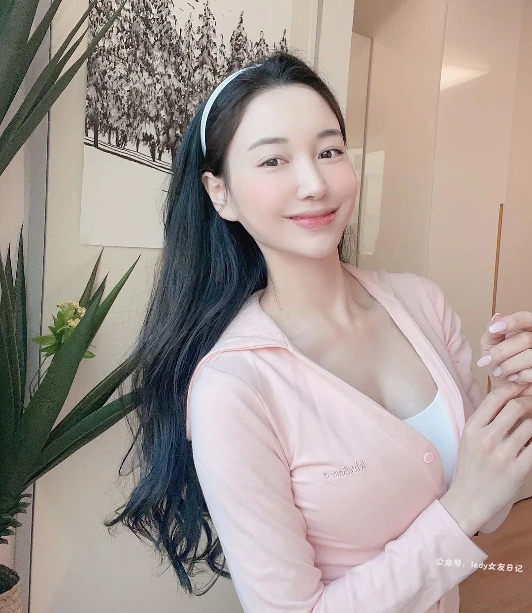 绅士们好！瑜伽小姐姐来一波