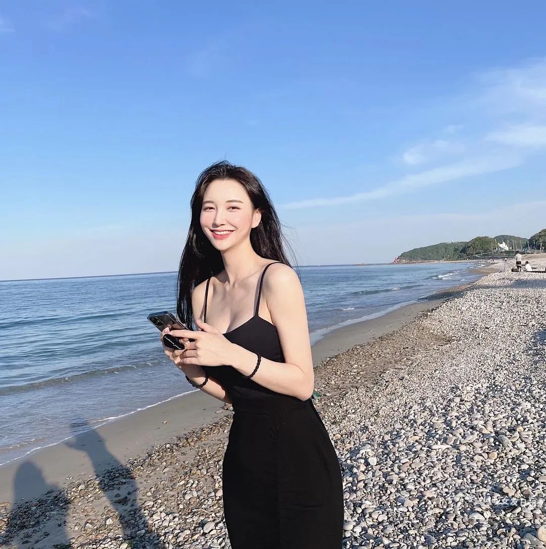 绅士们好！瑜伽小姐姐来一波