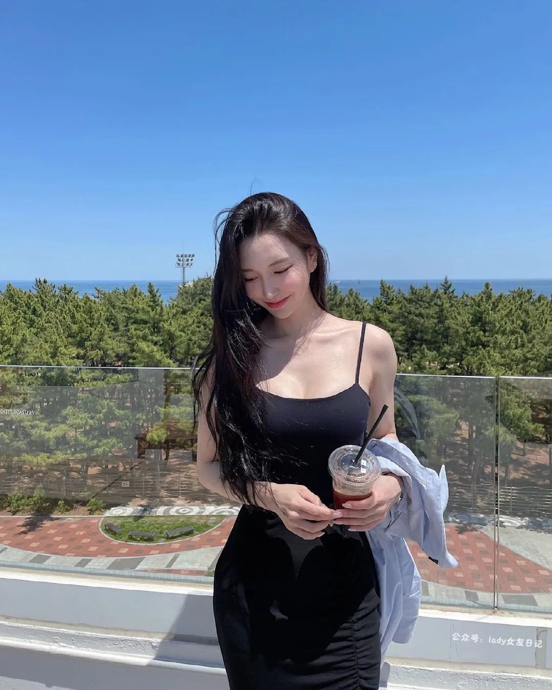 绅士们好！瑜伽小姐姐来一波