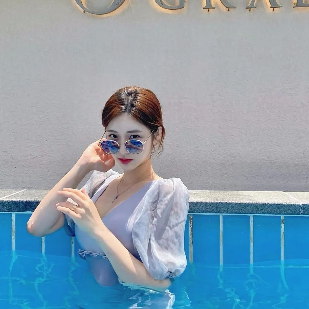 夏夏 (ins:sorangdoong)