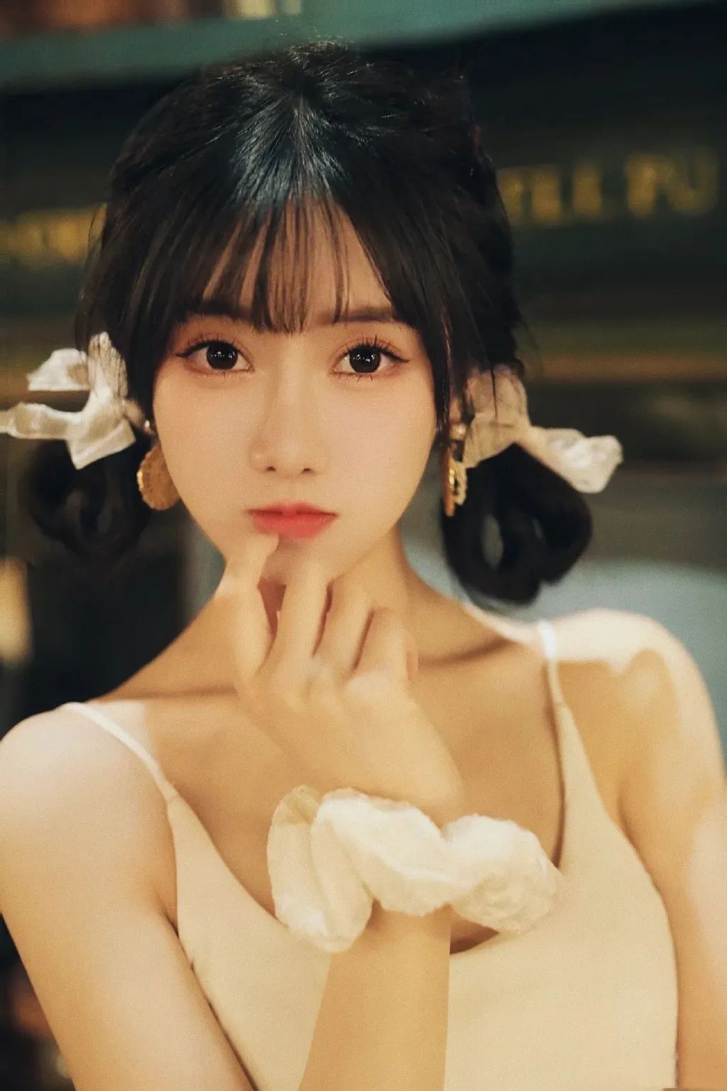 温果希，甜美的双马尾小姐姐