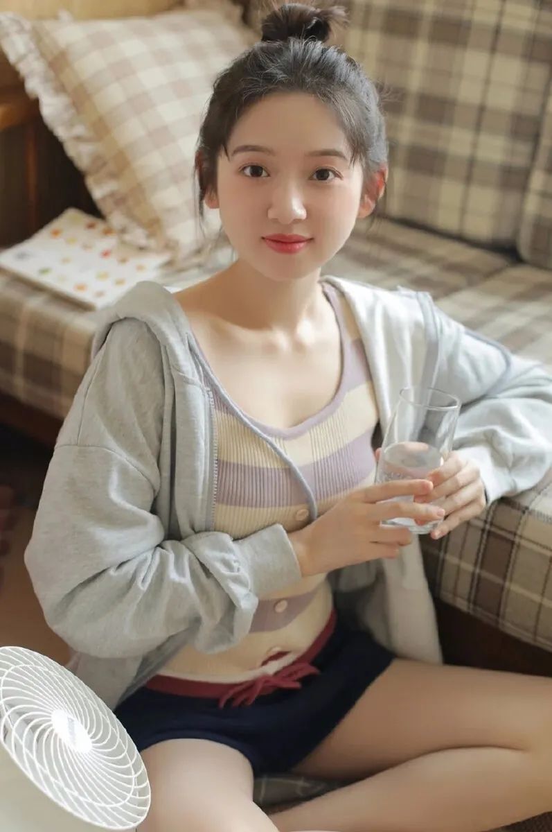 童颜小姐姐 可爱卖萌生活照
