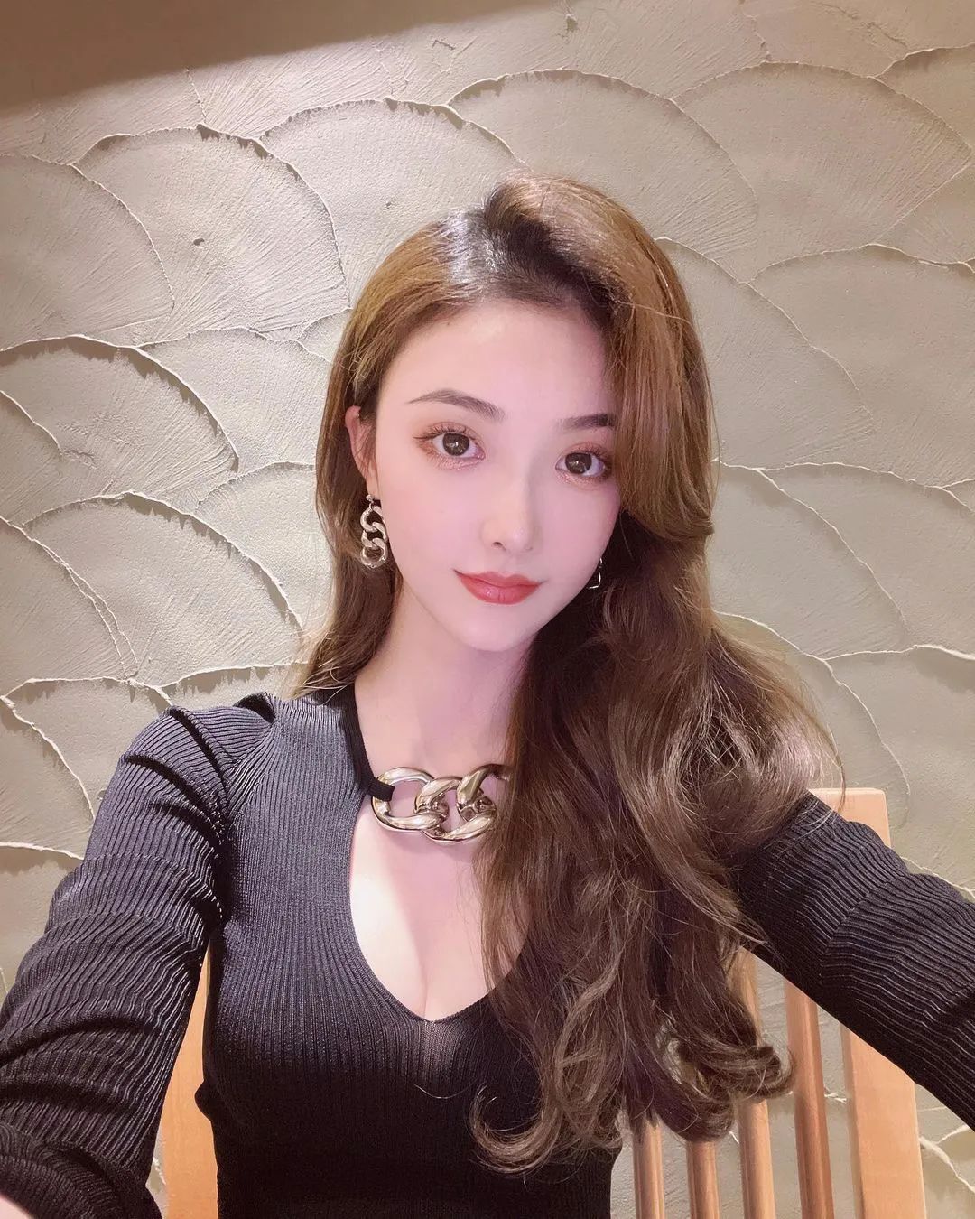 姐妹俩 (ins:sarara.cui)
