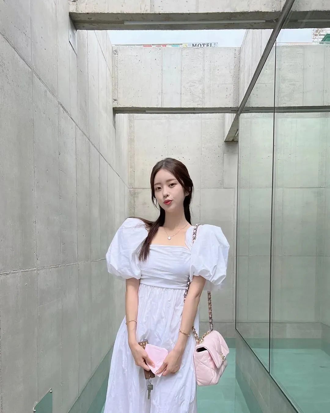 超高颜值，忧郁风