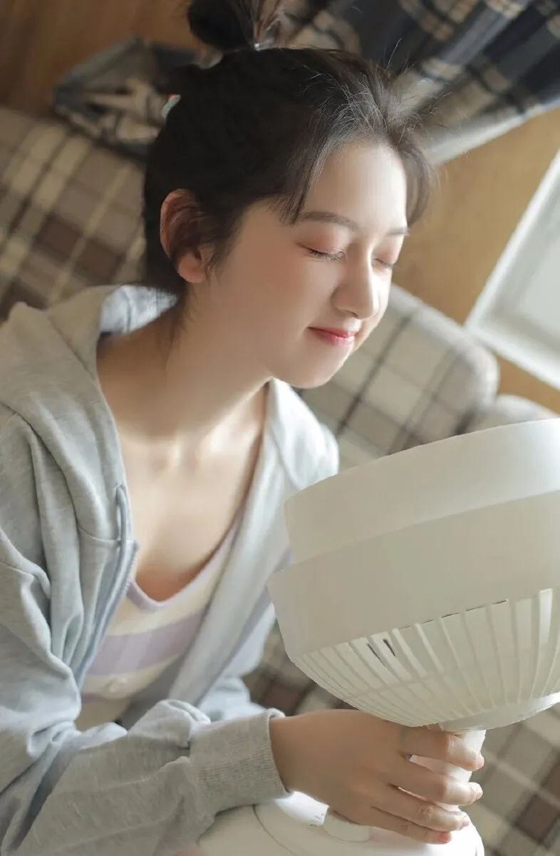 童颜小姐姐 可爱卖萌生活照