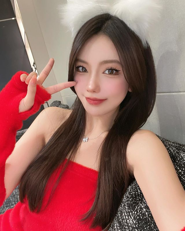 国产网红：婀娜身姿  引人侧目