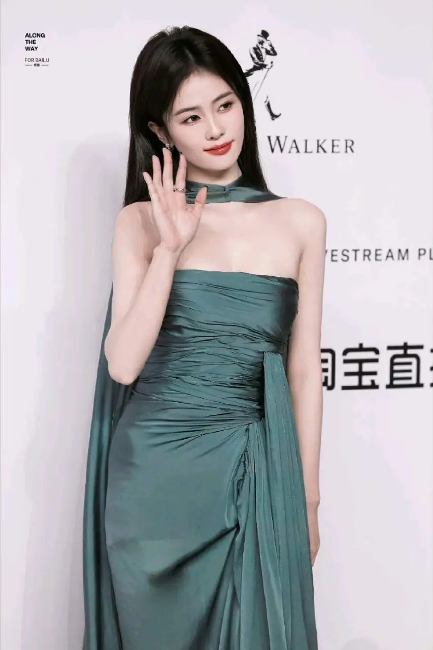 白鹿‖清丽美人